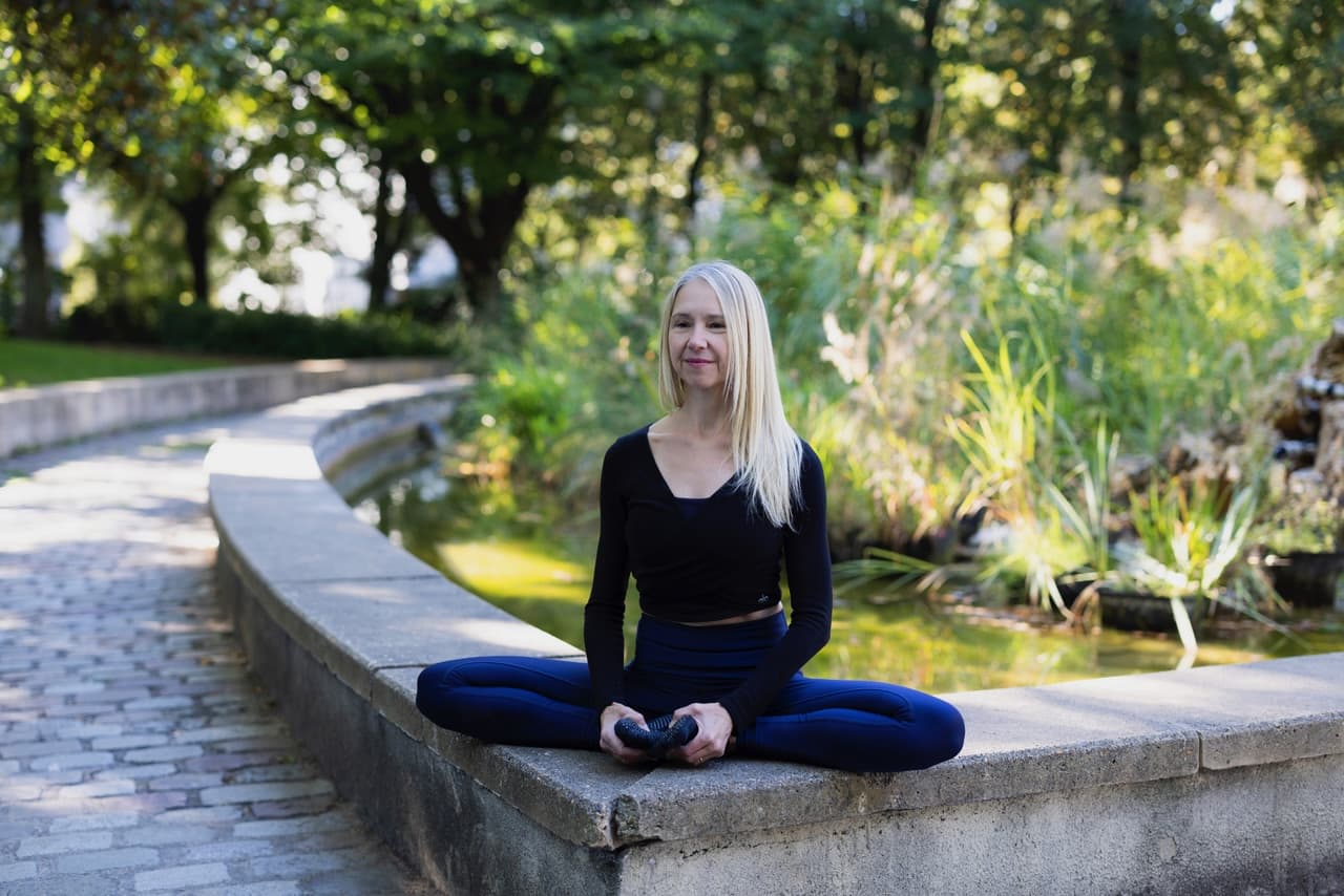 How Poses Teach Each Other: Understand the Poses You Practice with Linda Munro